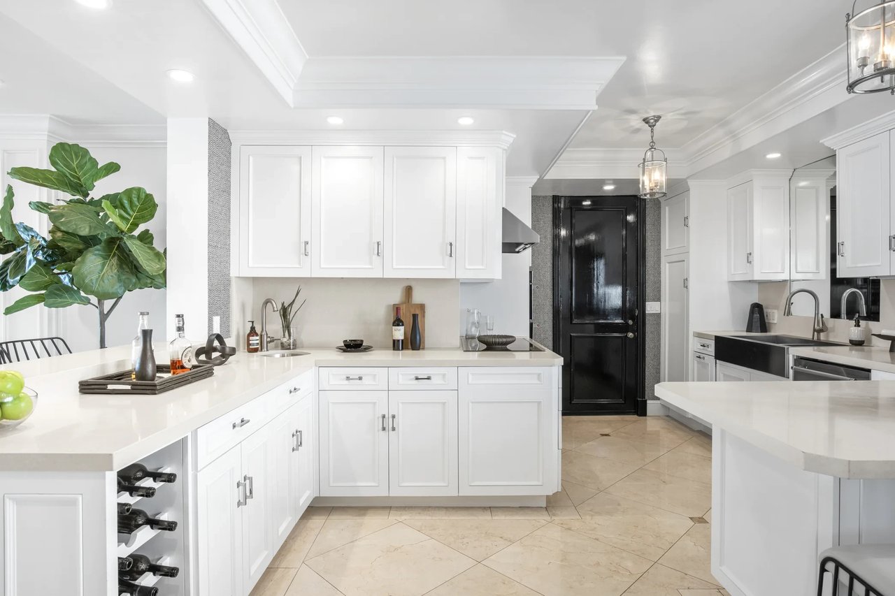 1100 Alta Loma Rd Apt 1405
