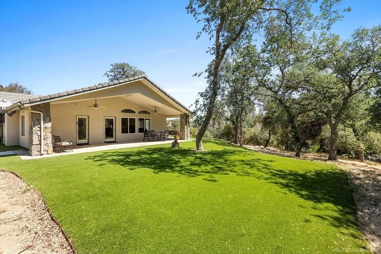 20301 Hart Creek Dr