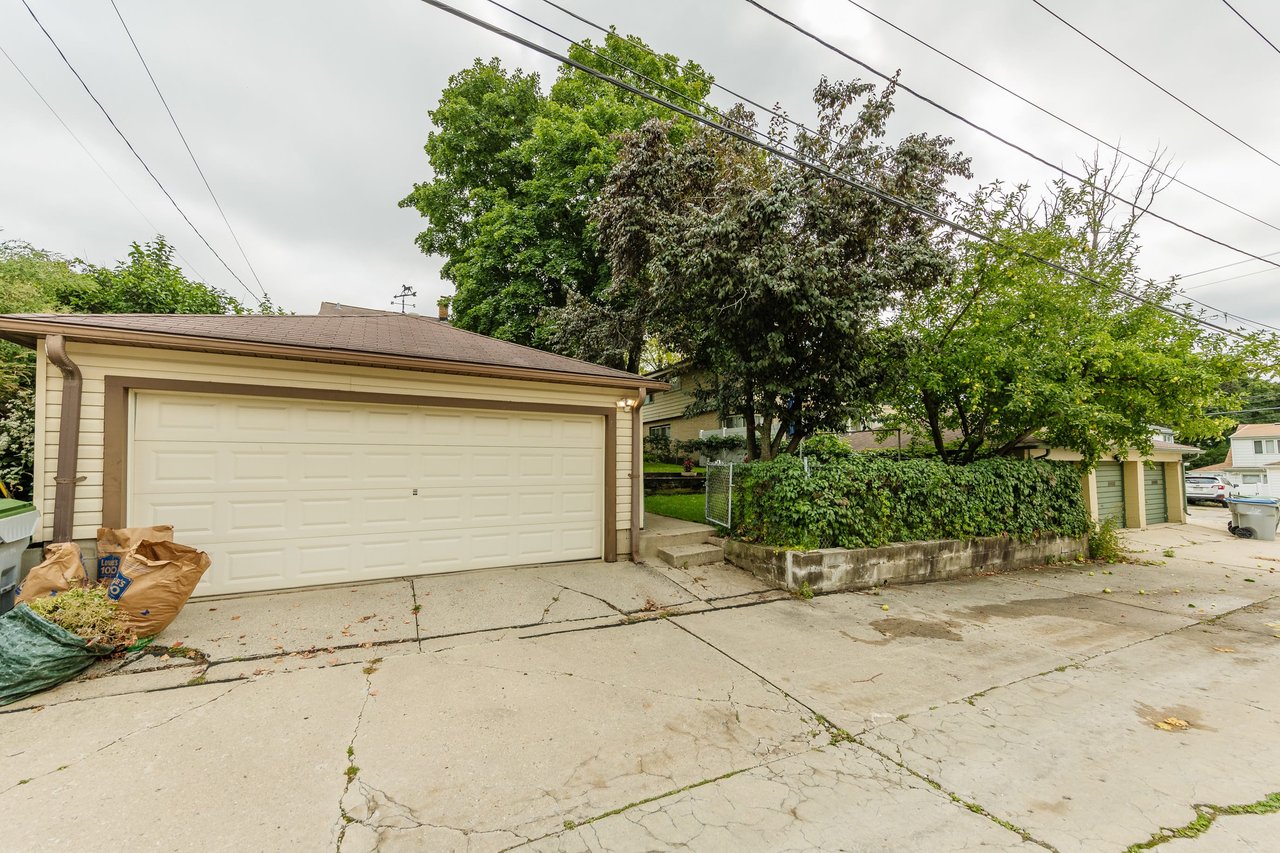 Updated 3+ Bed / 2 Bath Cooper Park Home