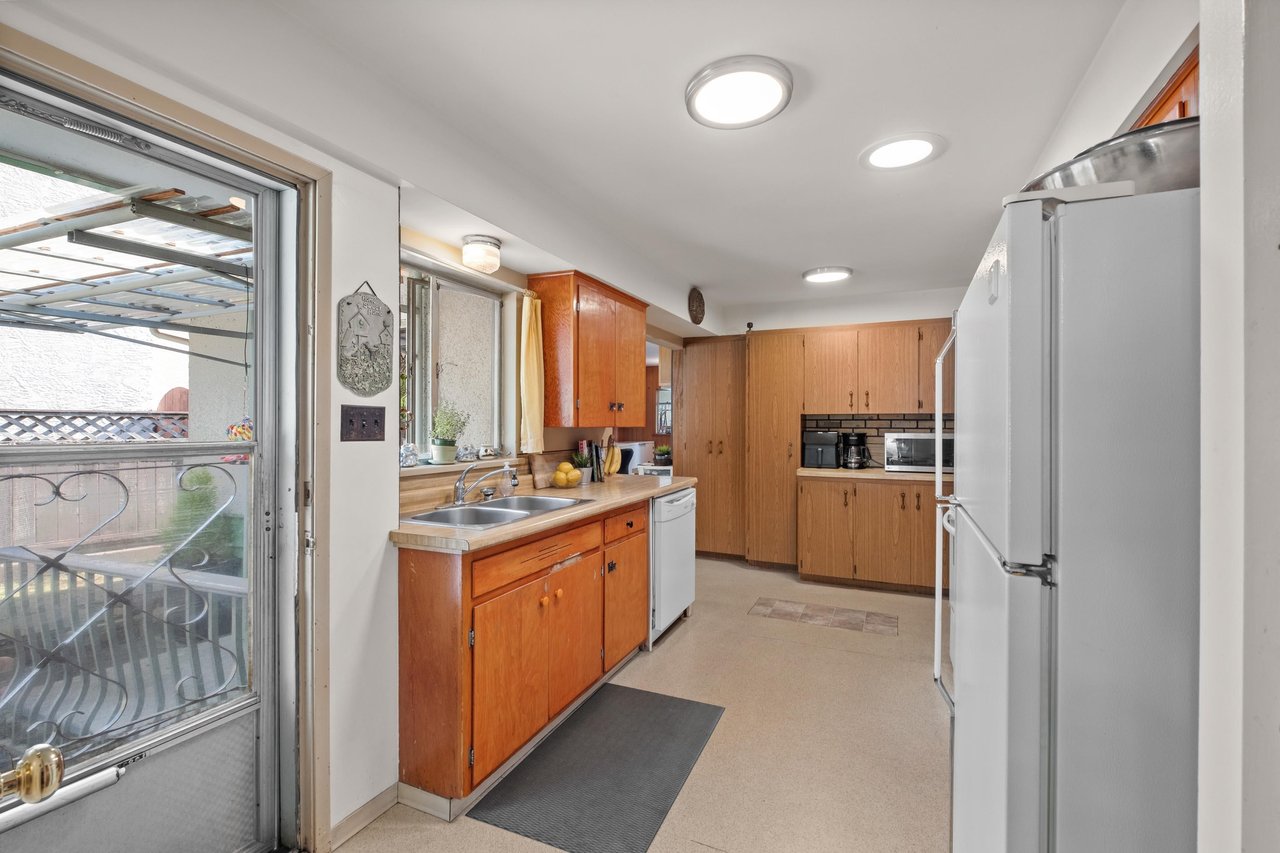 2239 Windridge Dr