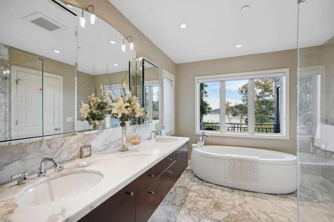 54 De Silva Island Drive