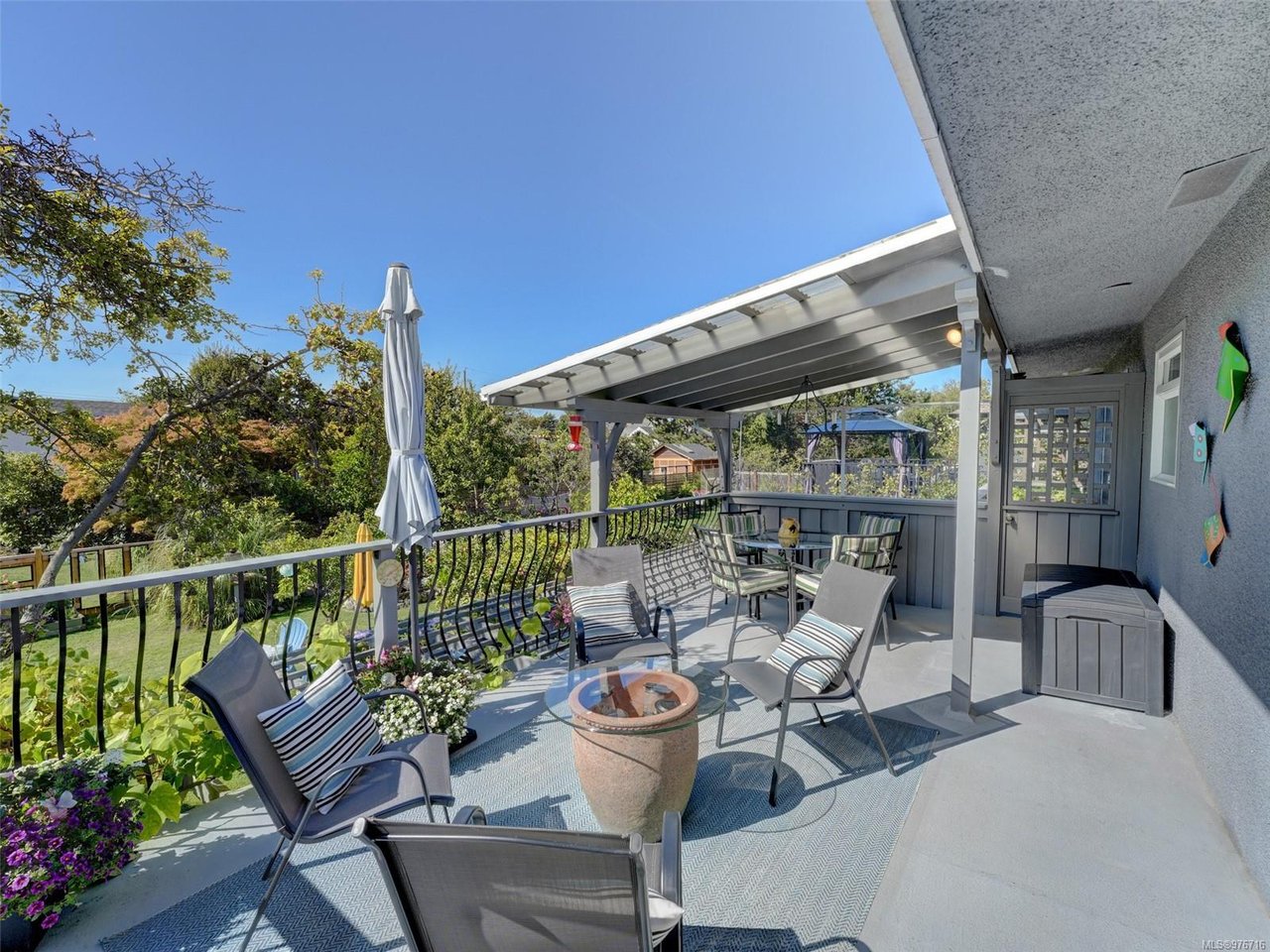 2105 Lorne Terr