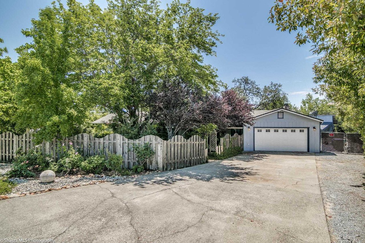 3687 NAVAJO CT