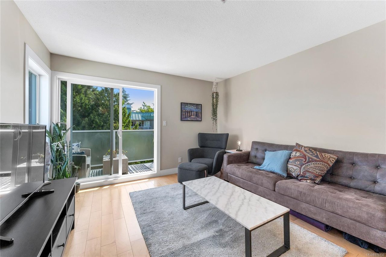 304-2515 Dowler Pl