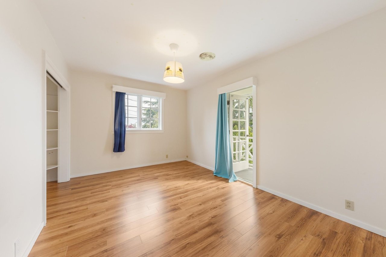 2050 Westdean Cres Cres