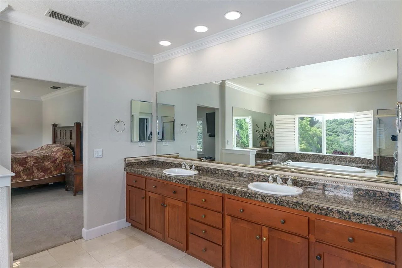 2652 Aberdeen Lane