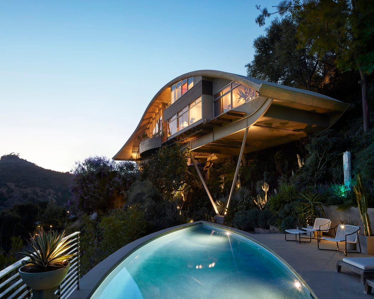 7436 Mulholland Dr, Hollywood Hills