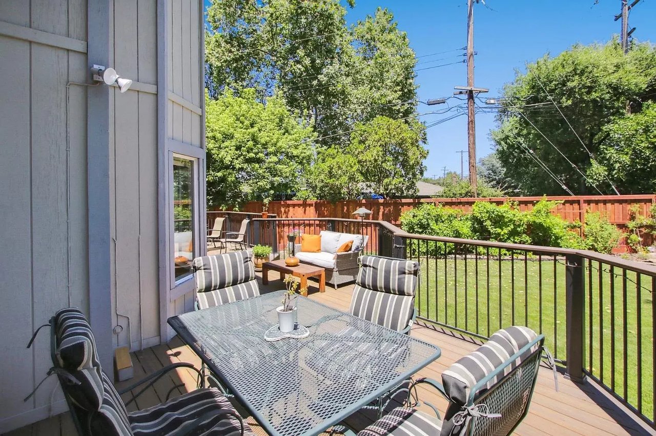 3861 Robie Lee Way