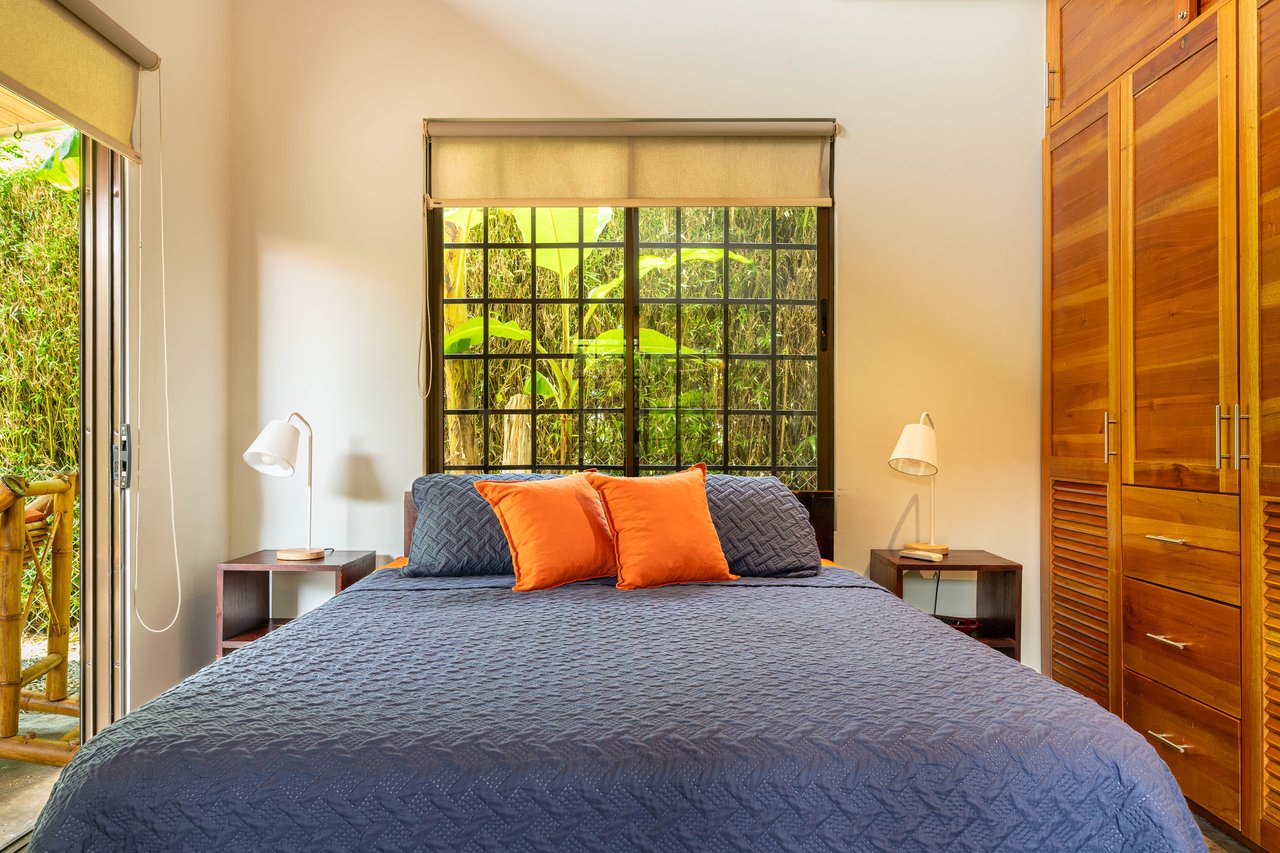 Uvita Garden Villa and Casita, 4 Bedrooms Total, Walking Distance To All