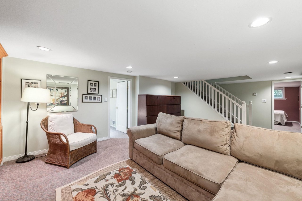 2627 W 37th Ave