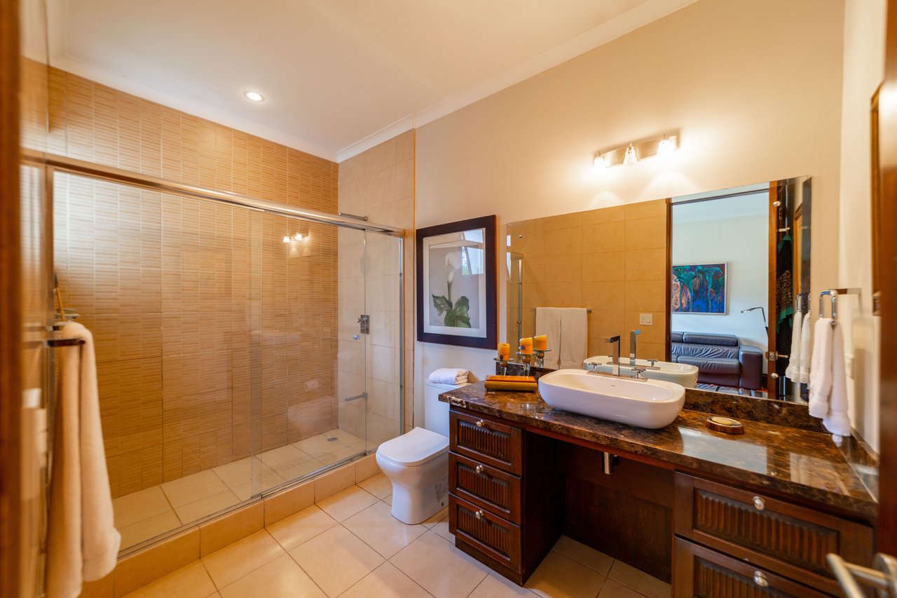 City Family Home, Escazu, San Jose