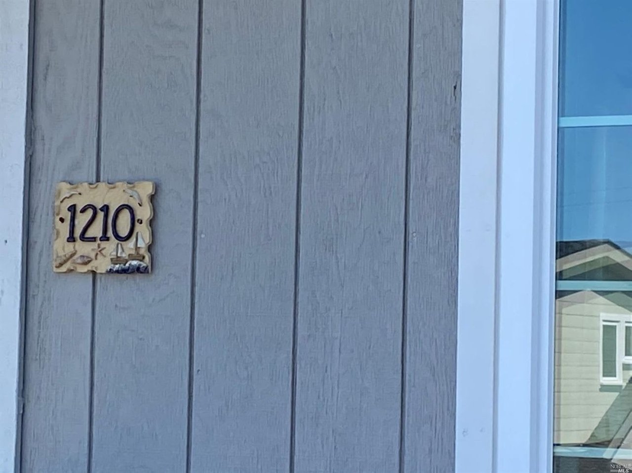 1210 Windy Ln