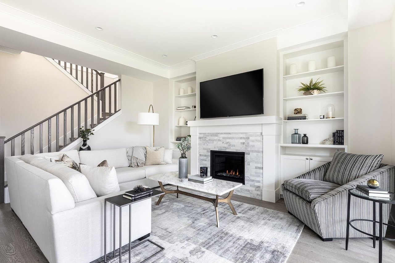 2318 Hemlock Wy
