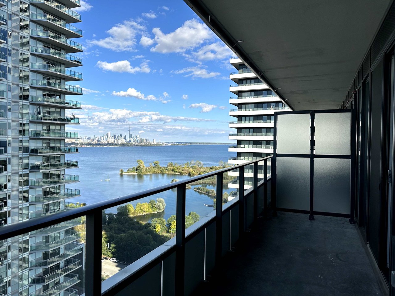 30 Shore Breeze Dr, Unit 2215