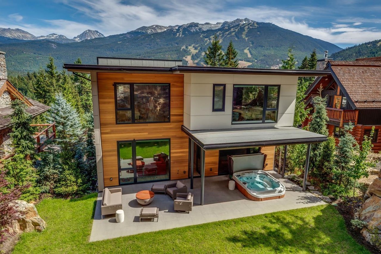 3418 Blueberry Dr