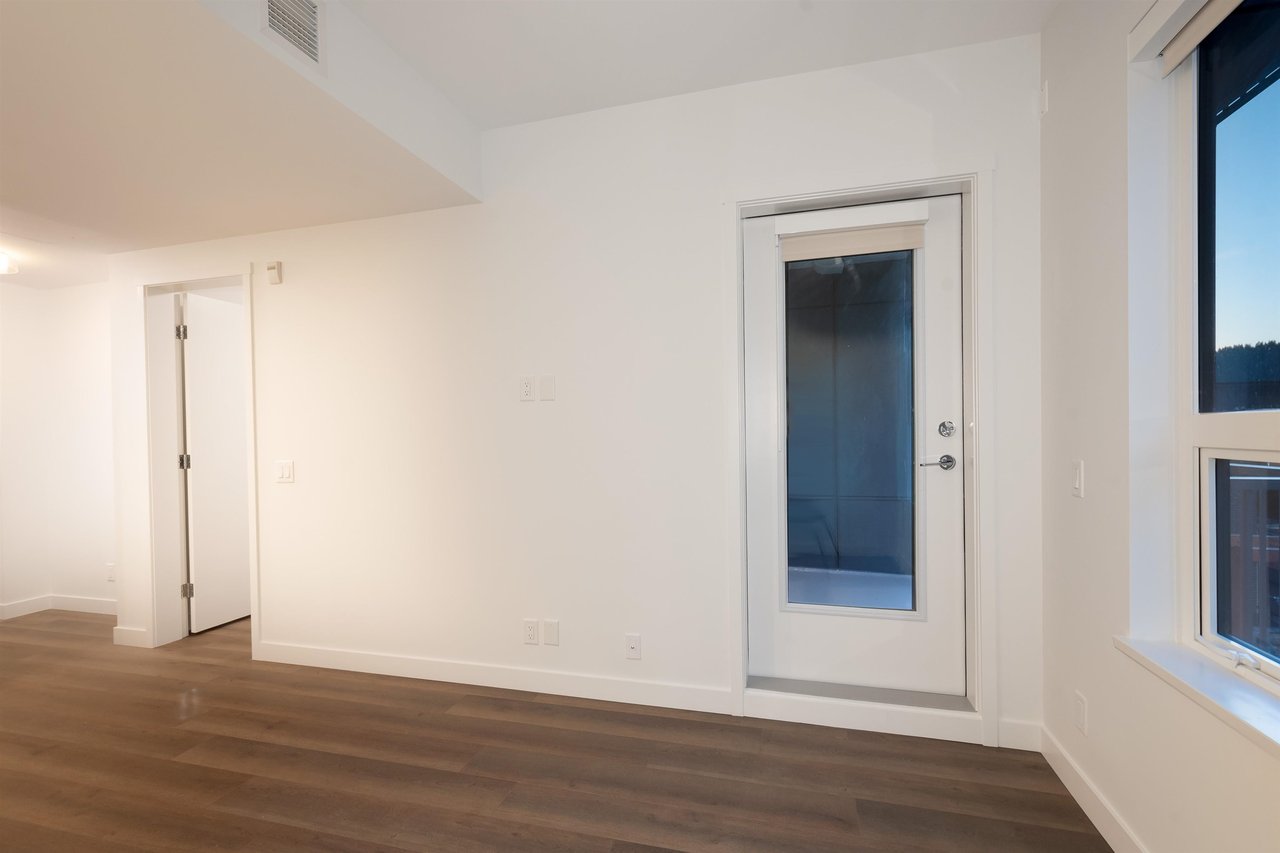 216-645 Como Lake Avenue, Coquitlam