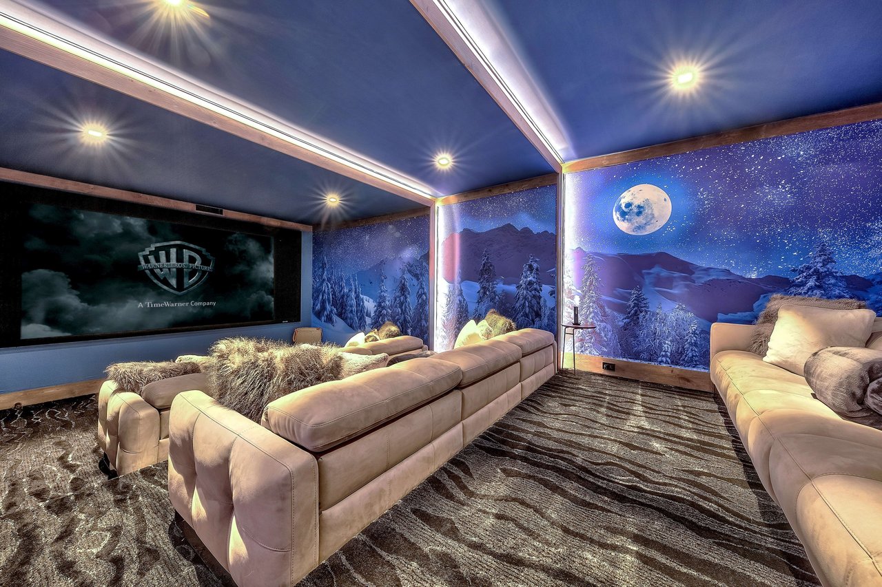 IN HOME THEATER 