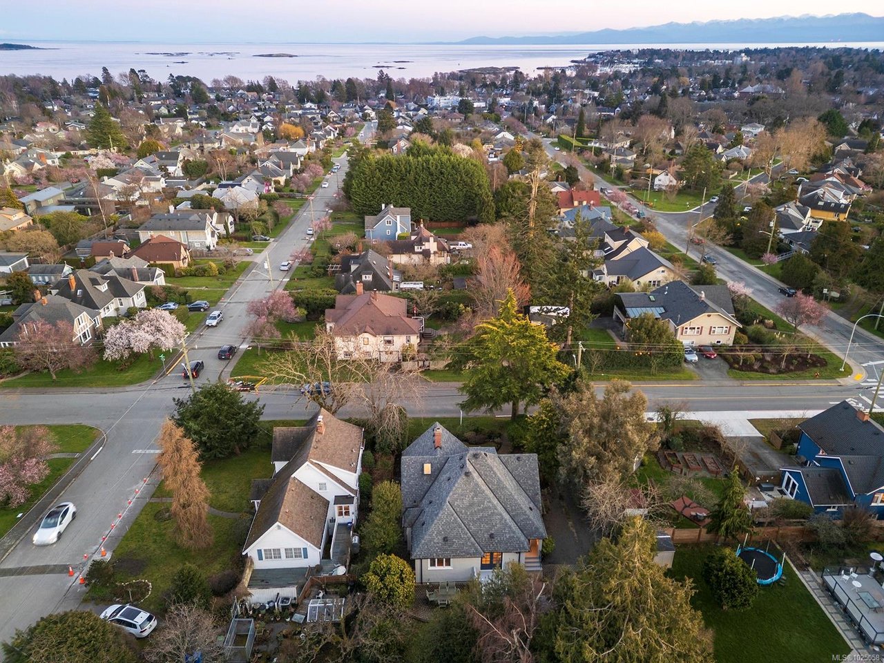2350 Nottingham Rd, Oak Bay