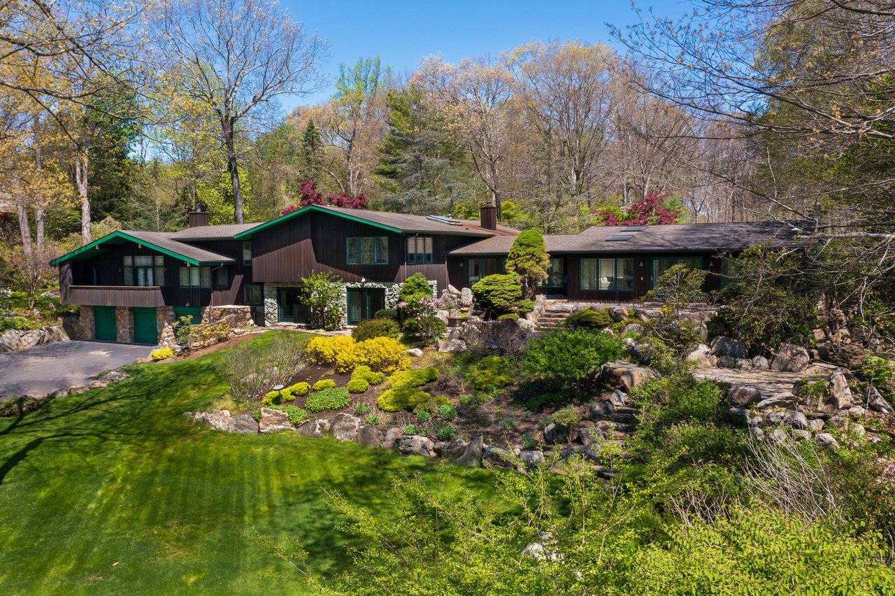 35 Wilshire Rd, Greenwich CT