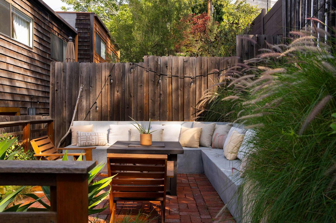 Rare Silverlake Townhome by Architect Robert Lee, 1982