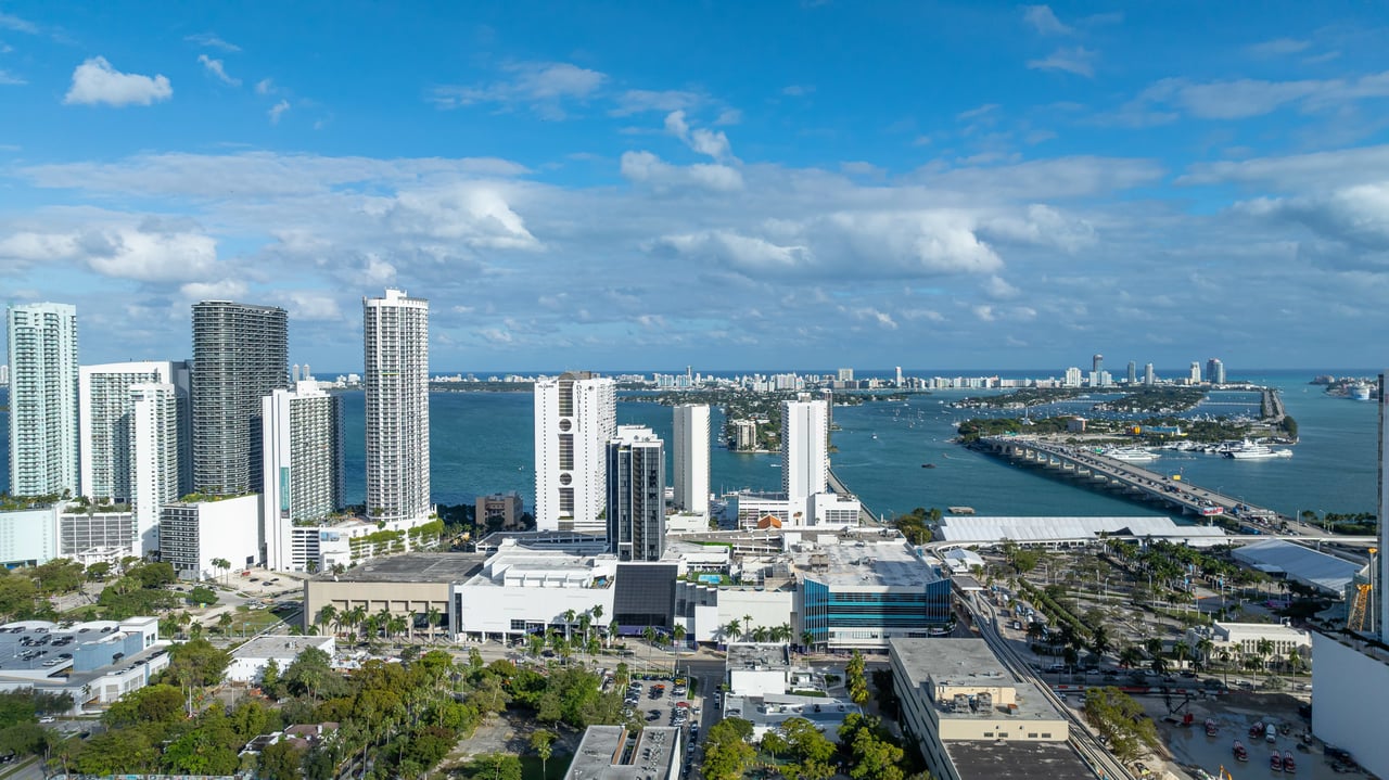 Luxury Reastaurant in Miami