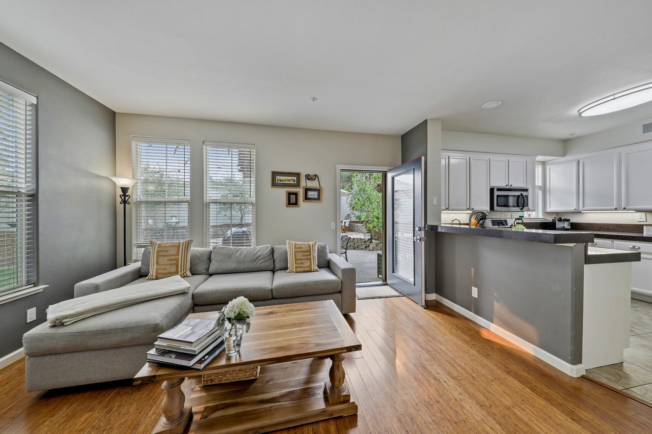 54 Arnold Dr