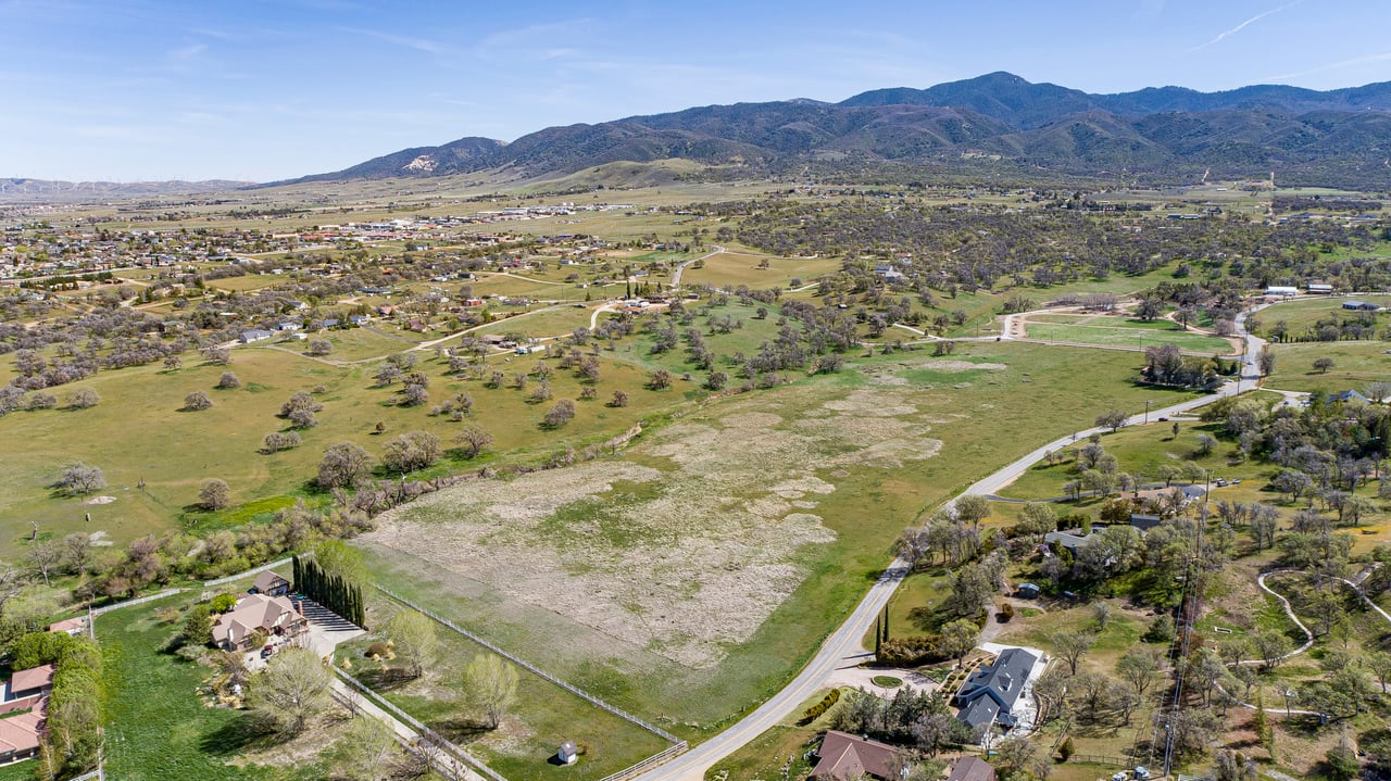 Jeffrey Rd,Tehachapi, CA  93561   