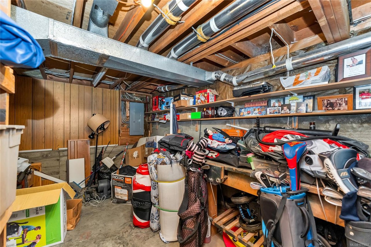 3938 Marjean Pl
