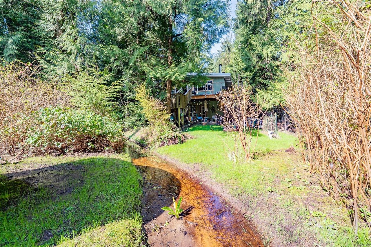 447 Berg Rd