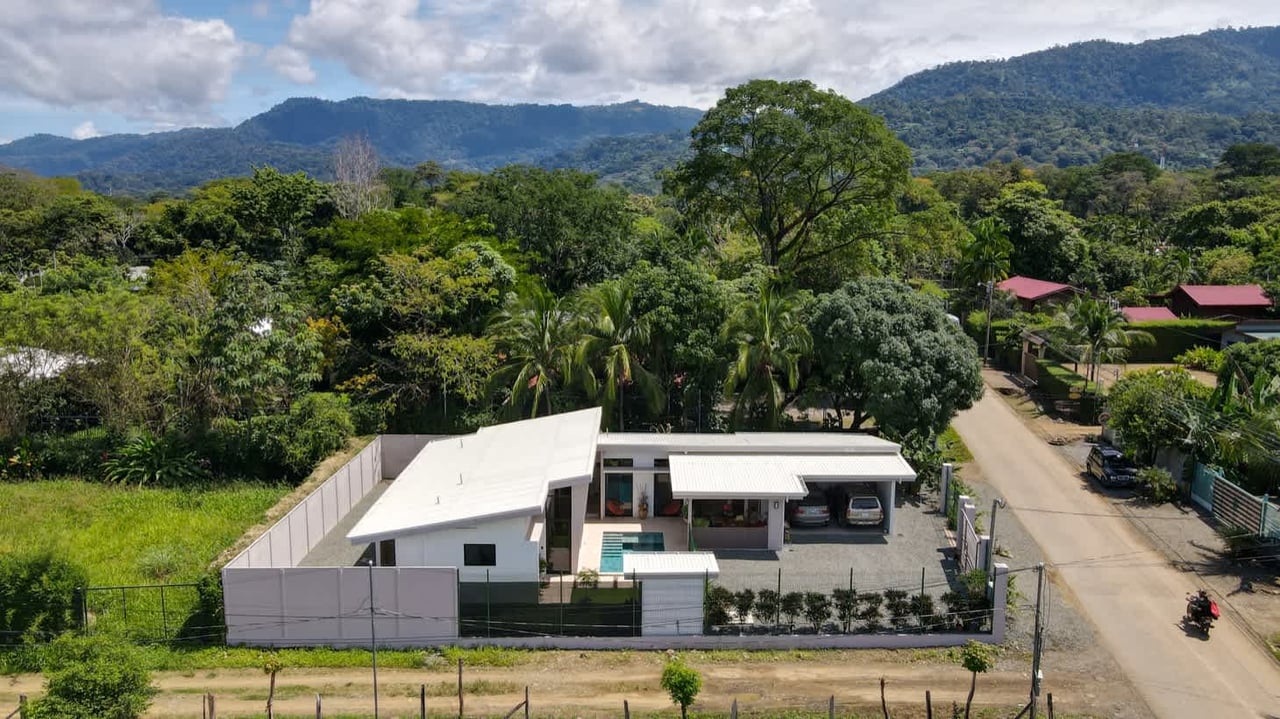 Luxurious Modern House in Central Uvita: Your Gateway to the Costa Rican Lifestyle