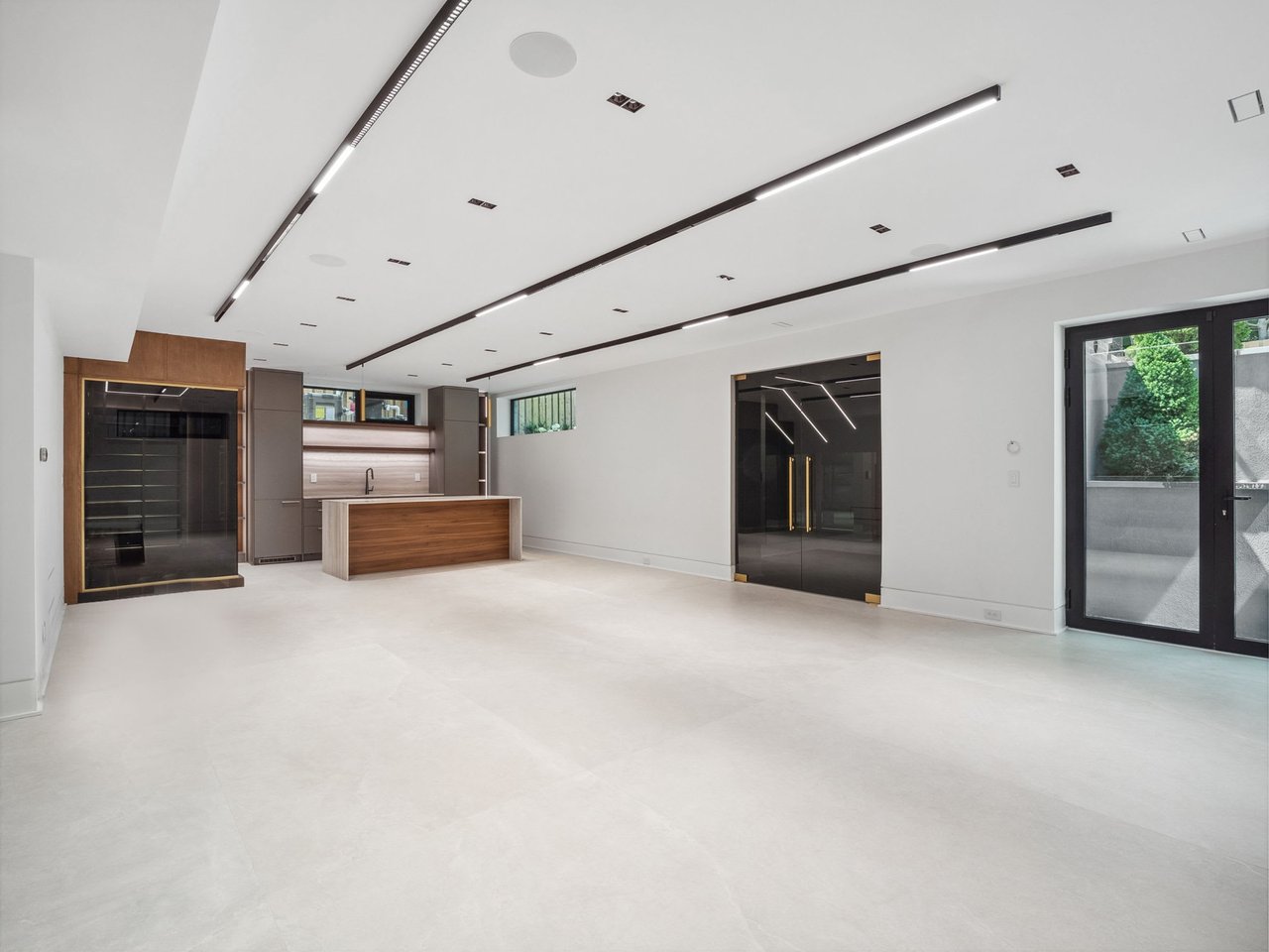 SOLD: Newly Built Masterpiece