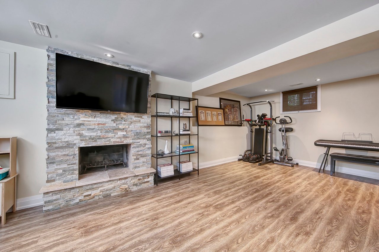 3177 The Credit Woodlands