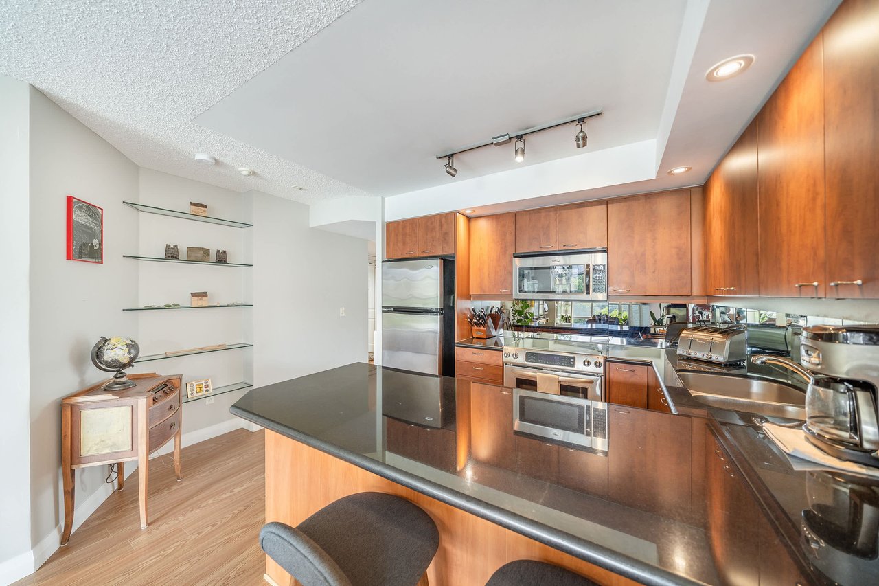 15 Stafford Street #401