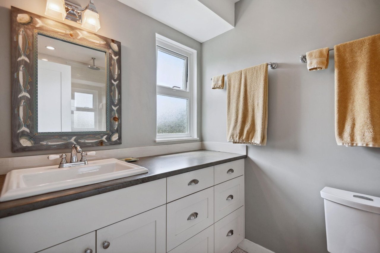 1253 Bracknell Cres