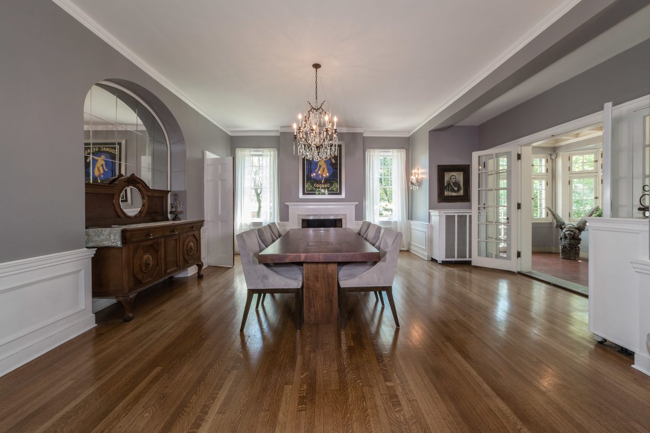 A CWE Historic Home on Cobblestone Pershing Place