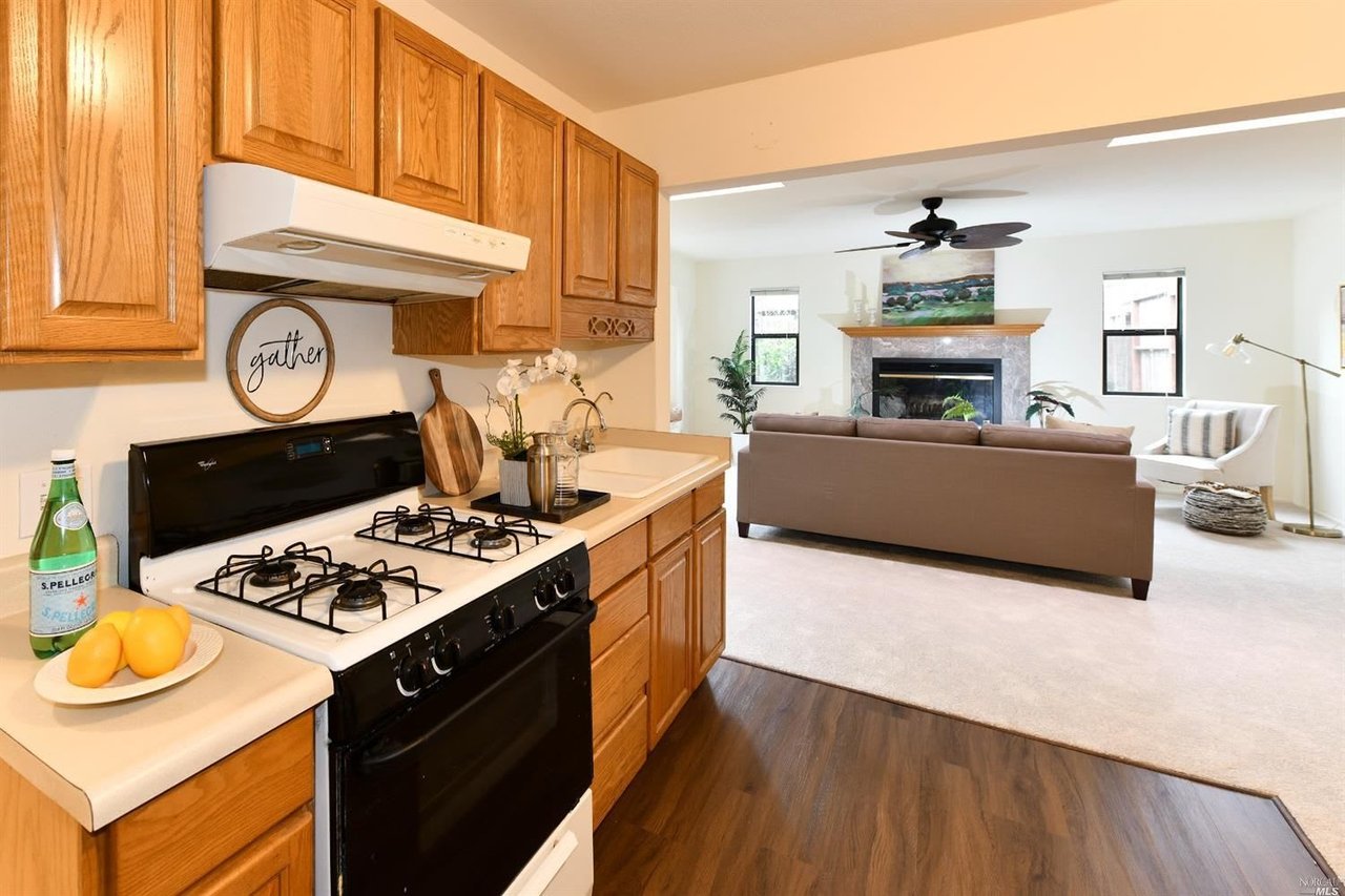 424 Simi Pl