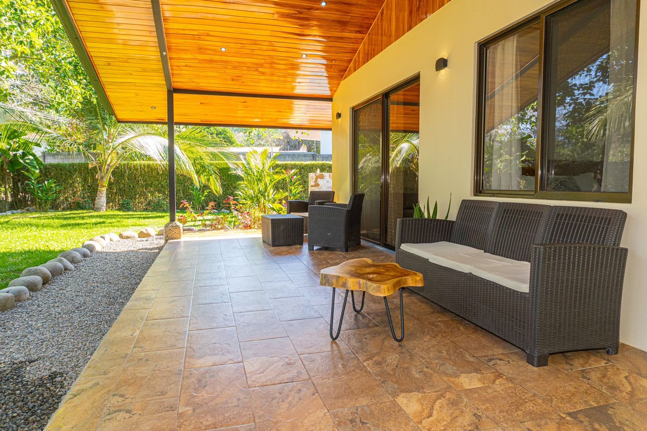 Cozy 2 Bedrooms Casita in Uvita.  Walk to the Beach!