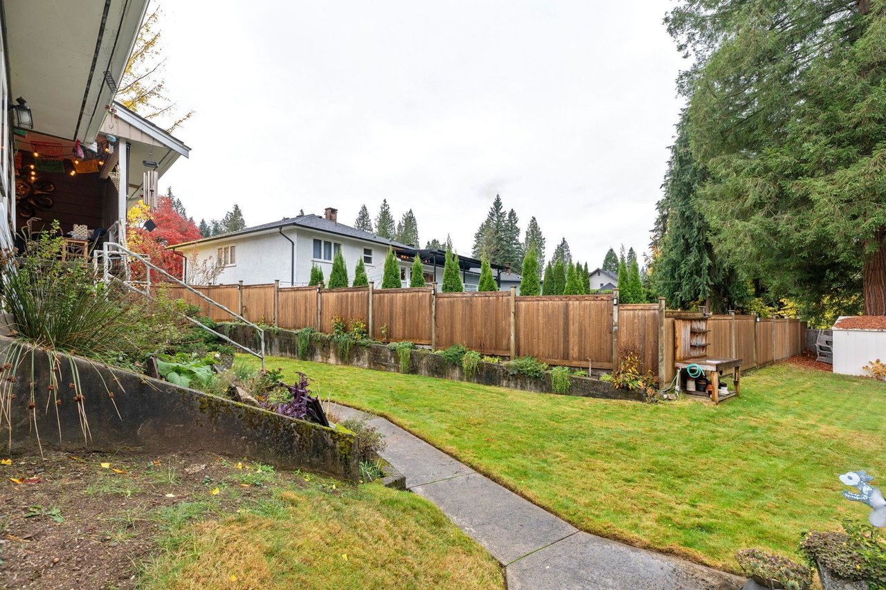 1501 Marine Cres