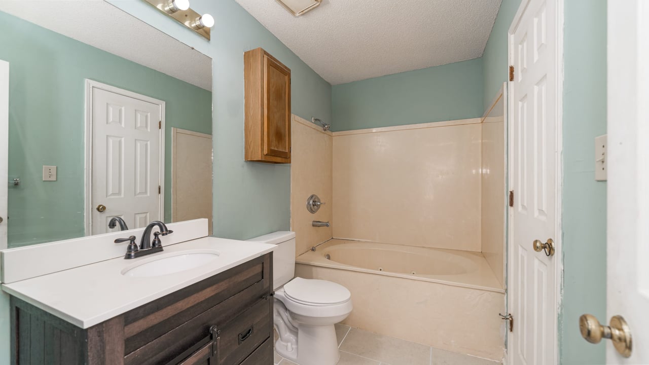 1 Bedroom Condo in Madison City!! Great Price!!