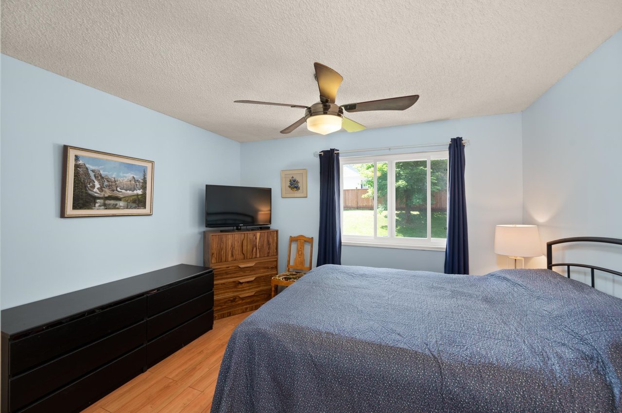24-2830 W Bourquin Cres