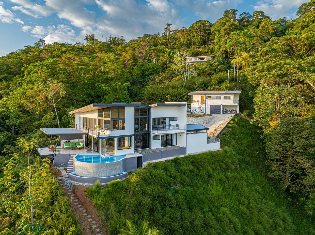Solar Eco Estate with Guest House, Uvita, Puntarenas