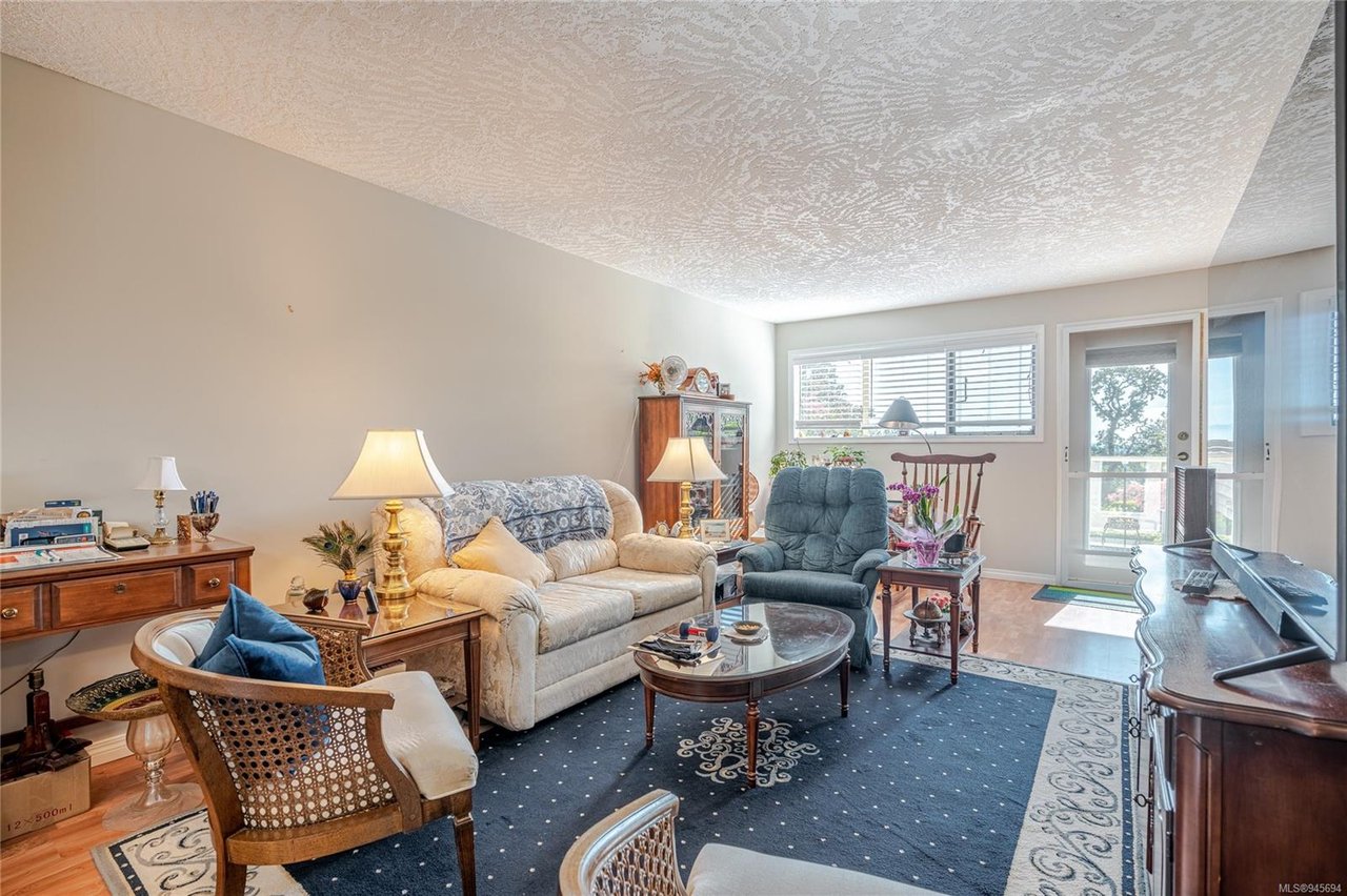 201-4535 Viewmont Ave