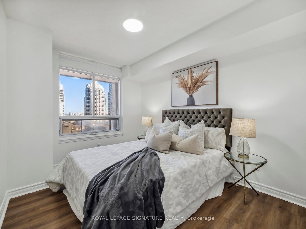 18 Kenaston Gdns 804