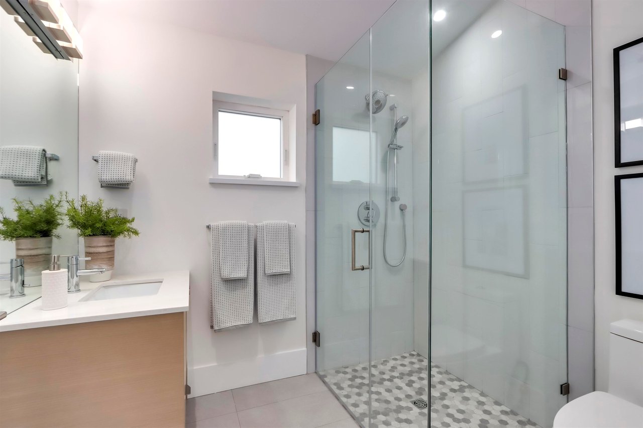 656 E 13th Avenue, Vancouver