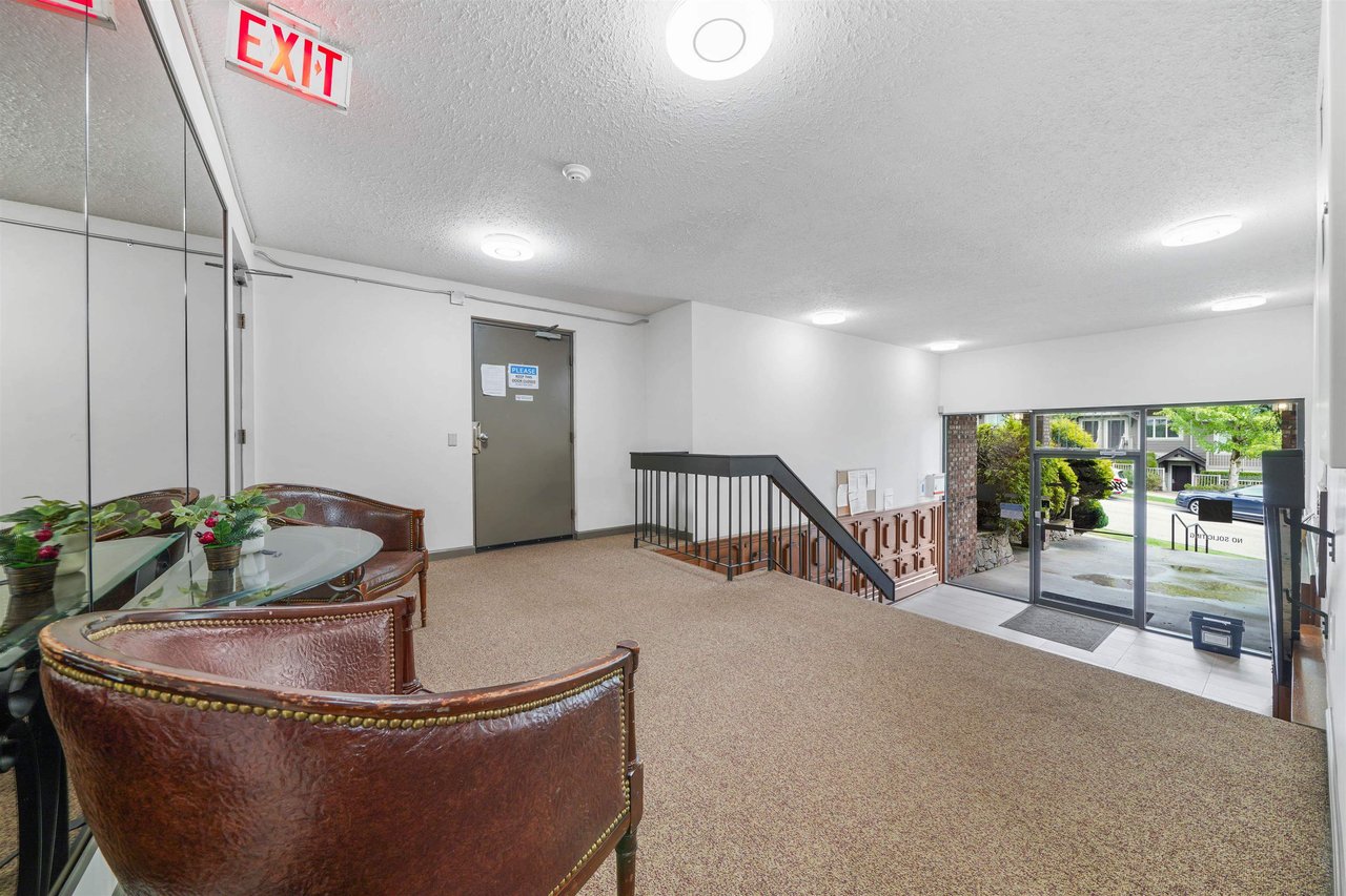 317-371 Ellesmere Ave