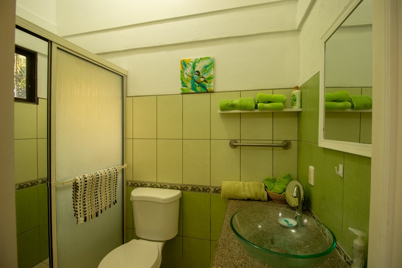 Mountain Home with Guest Cabin, Dominical, Puntarenas