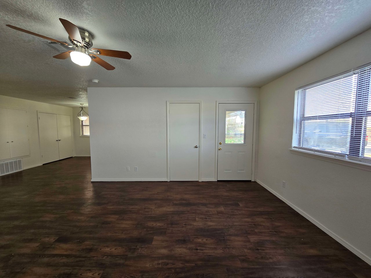 807 N Beard