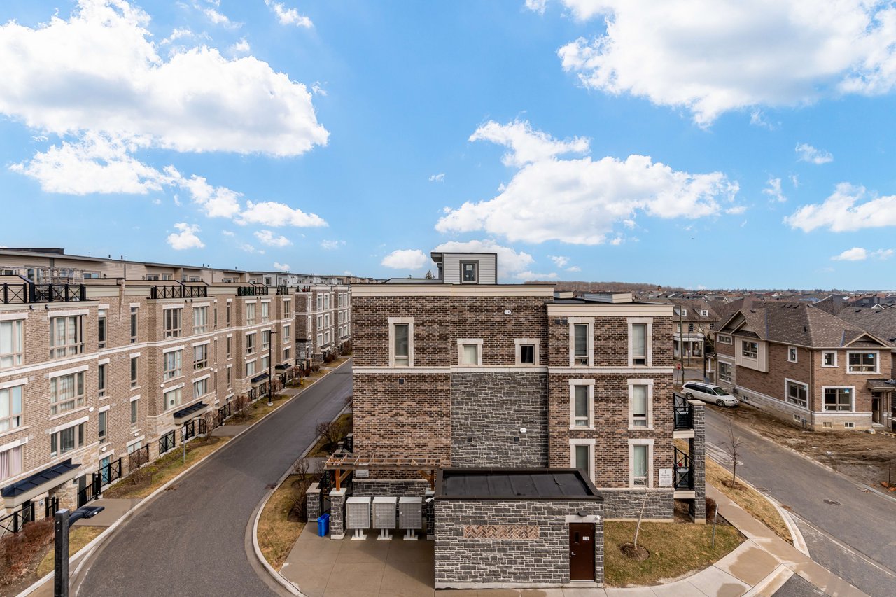 112-2 Dunsheath Way
