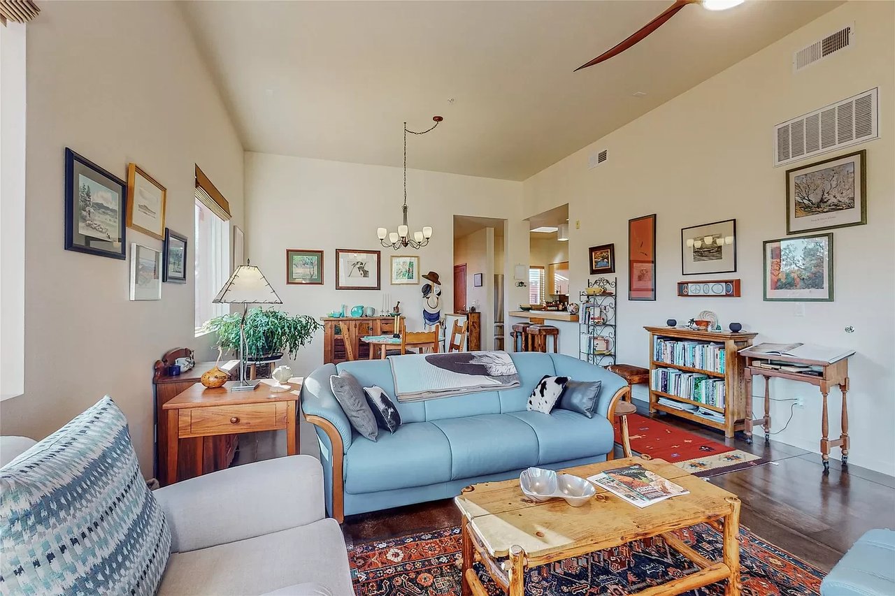 604 Avenida Villa Hermosa #201