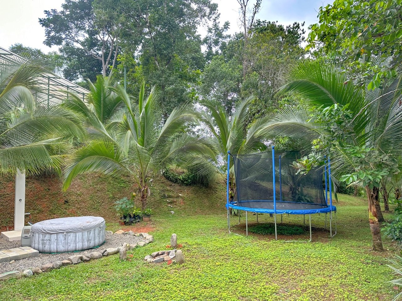 Waterfall Orchard Jungle Estate, Ojochal, Puntarenas